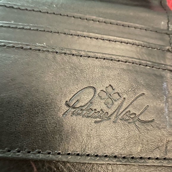 Patricia Nash Tooled Black Floral-Embossed Leather Cauchy Wallet - Picture 4 of 4